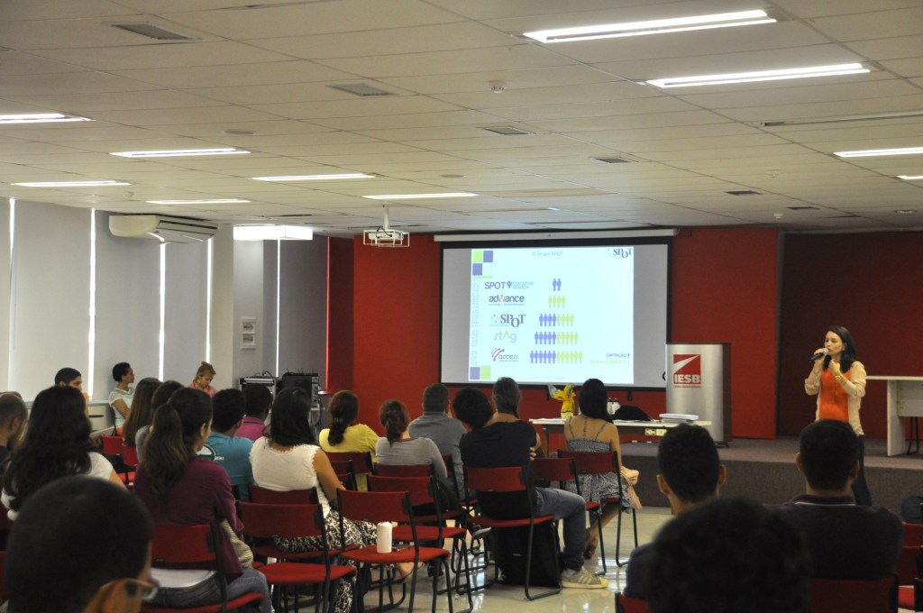 III Feira de Estágio e Profissões IESB - Créd. foto - Heloisa Amadeu Fernandes. foto 2