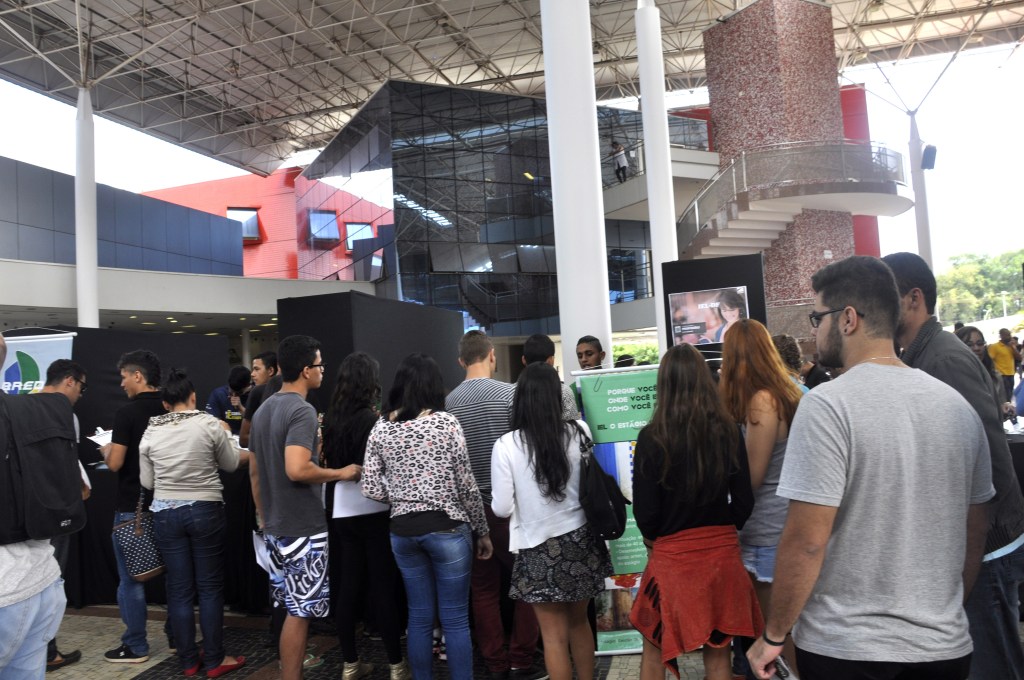 III Feira de Estágio e Profissões IESB - Créd. foto - Heloisa Amadeu Fernandes..